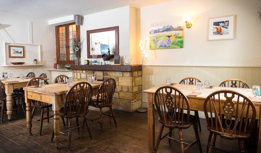 The Chetnole Inn Extérieur photo