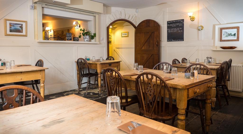 The Chetnole Inn Extérieur photo