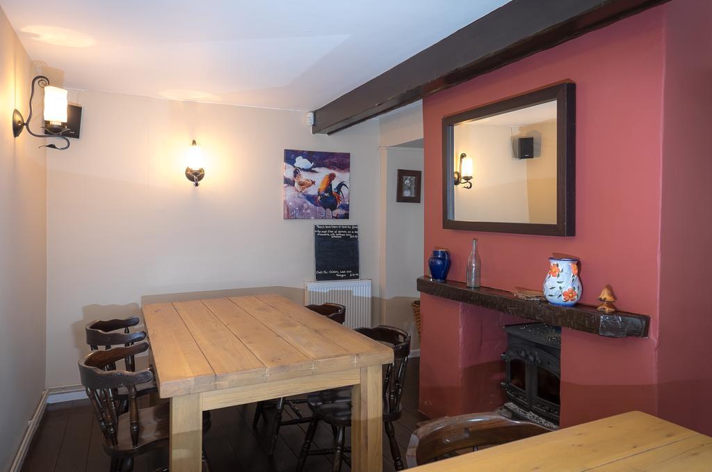 The Chetnole Inn Extérieur photo