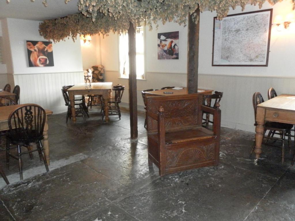 The Chetnole Inn Extérieur photo