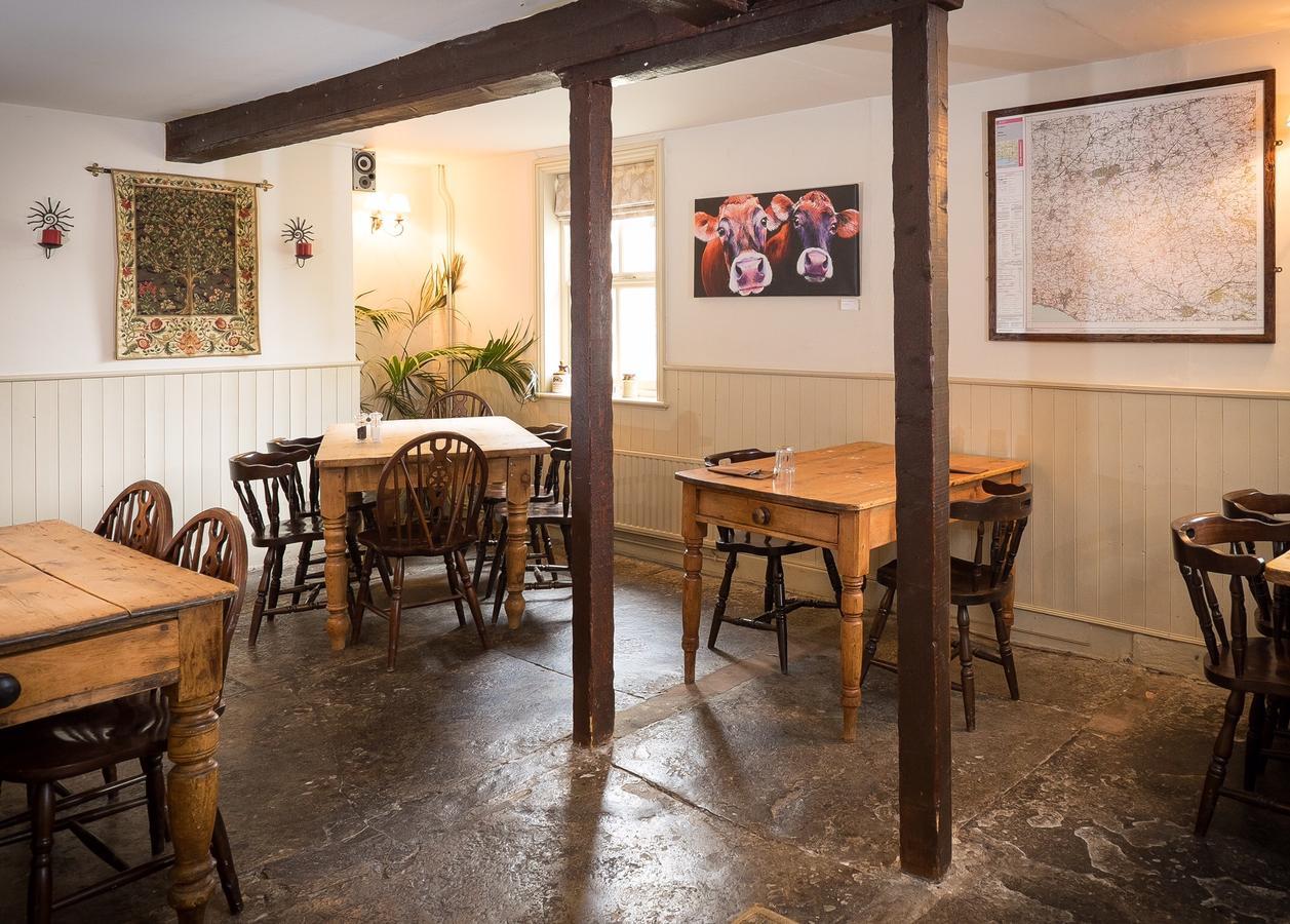 The Chetnole Inn Extérieur photo