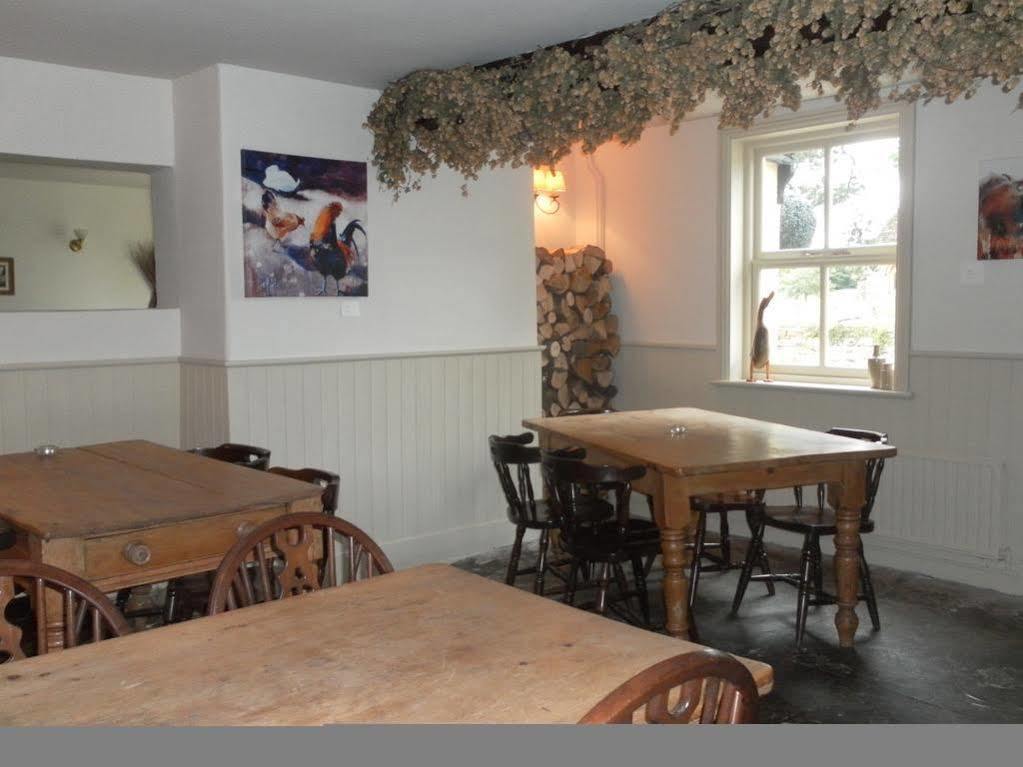 The Chetnole Inn Extérieur photo